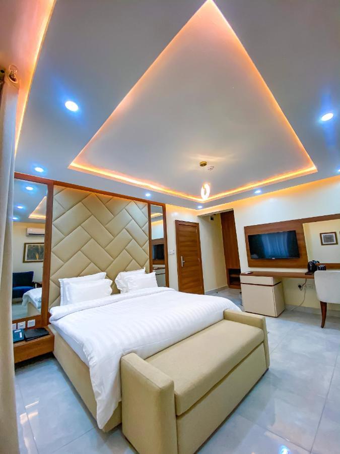 Plush Hotel,อาบูจา ภายนอก รูปภาพ