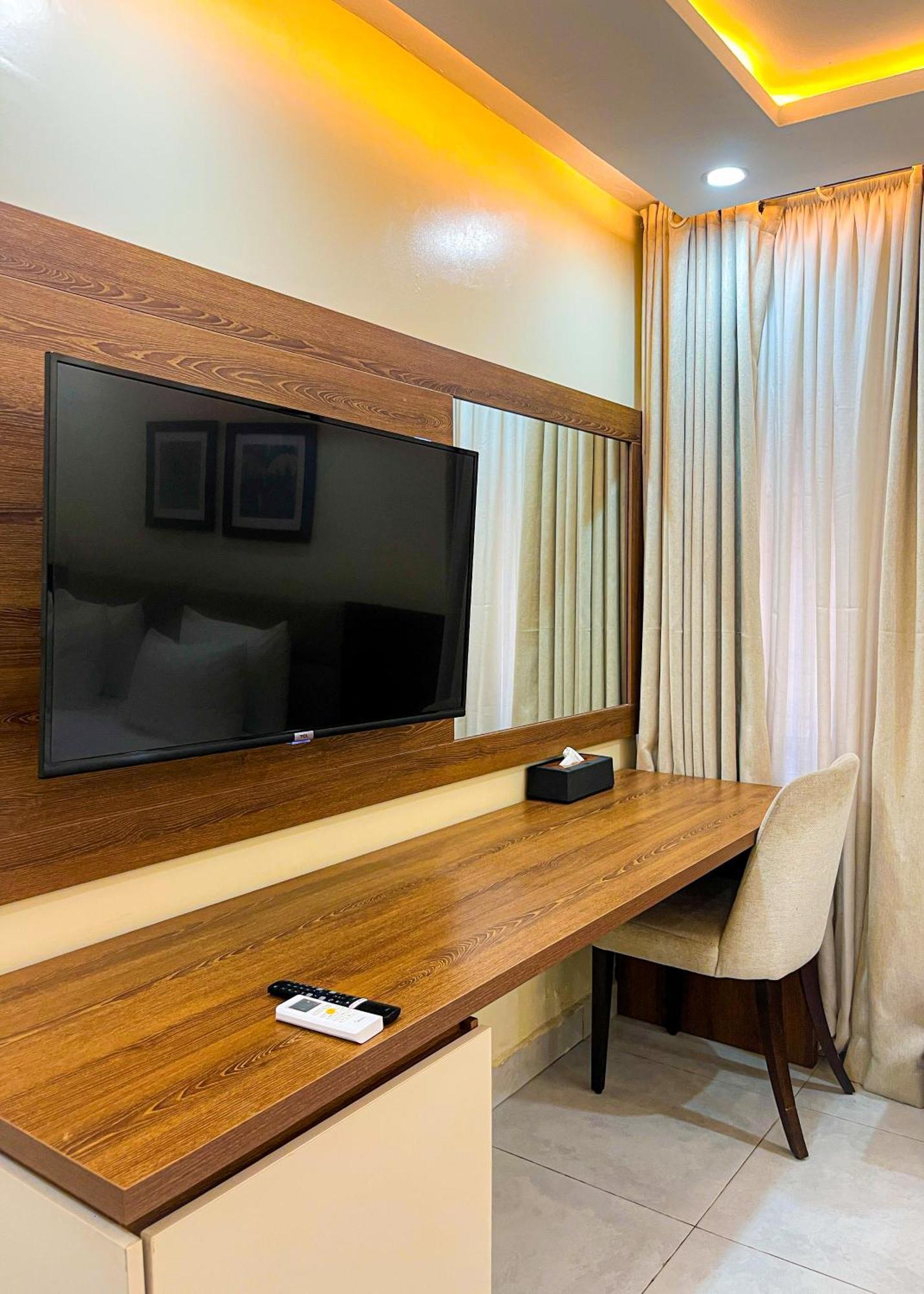 Plush Hotel,อาบูจา ภายนอก รูปภาพ