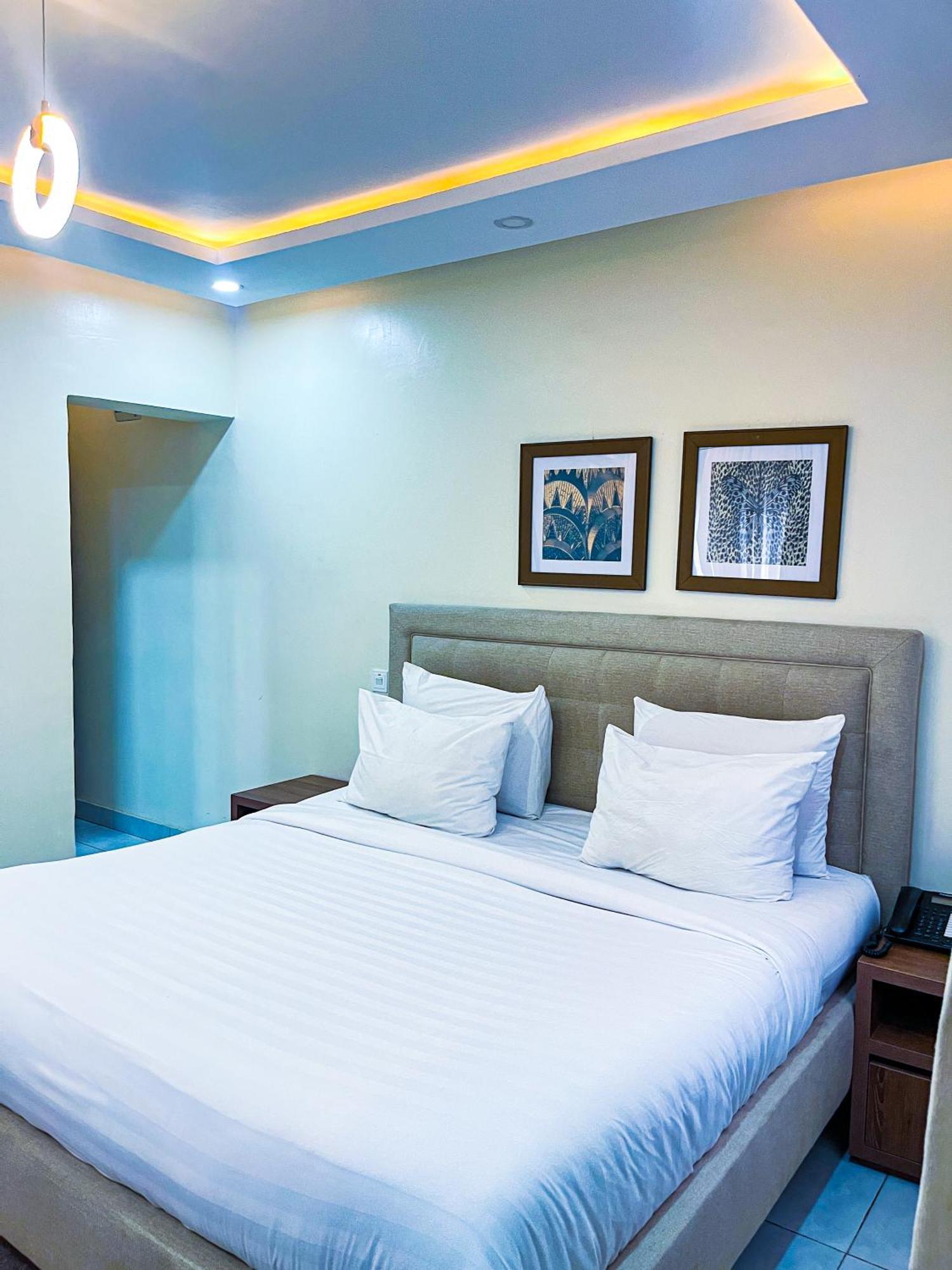 Plush Hotel,อาบูจา ภายนอก รูปภาพ