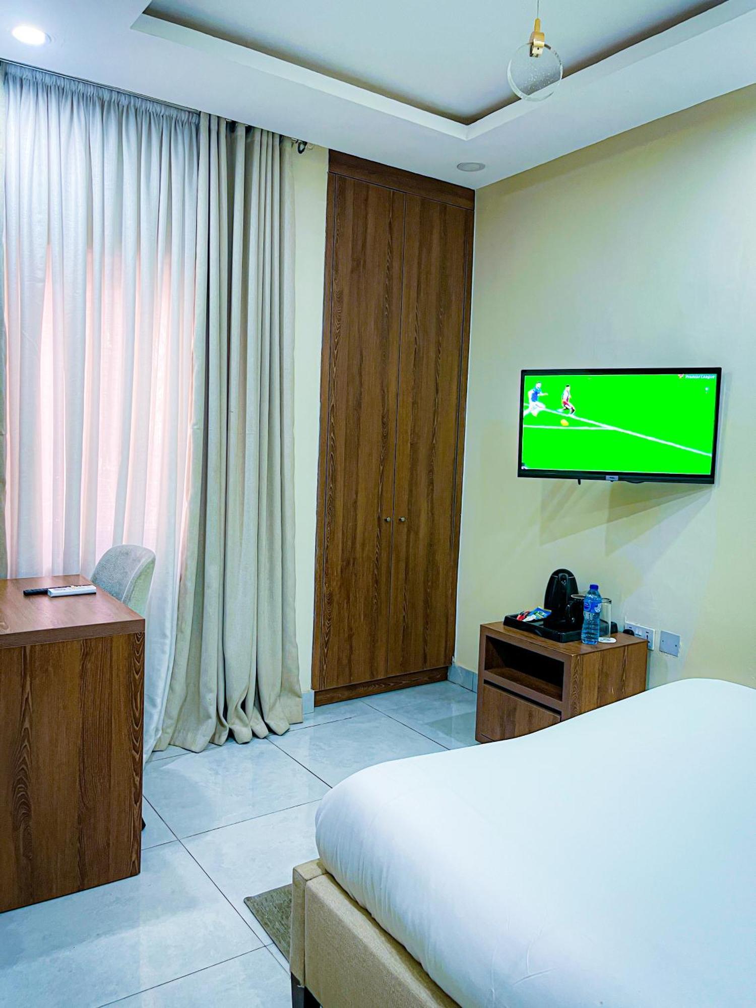 Plush Hotel,อาบูจา ภายนอก รูปภาพ